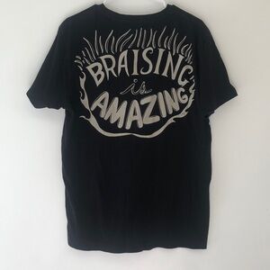 LARGE LOOMSTATE CHIPOTLE BRAISING IS AMAZING CREW SHIRT